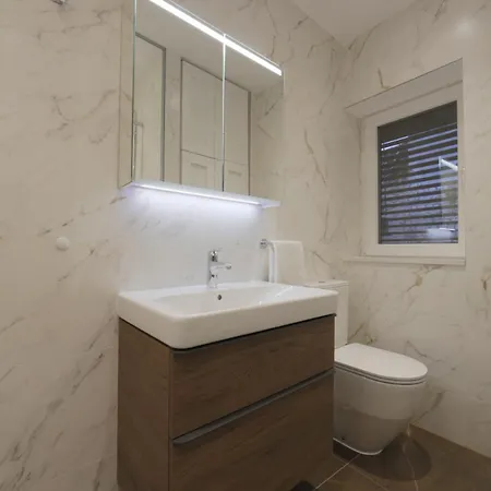 Kula View 아파트 *