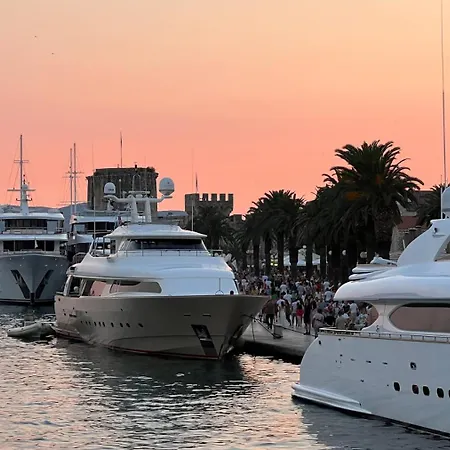 Kula View 아파트 *